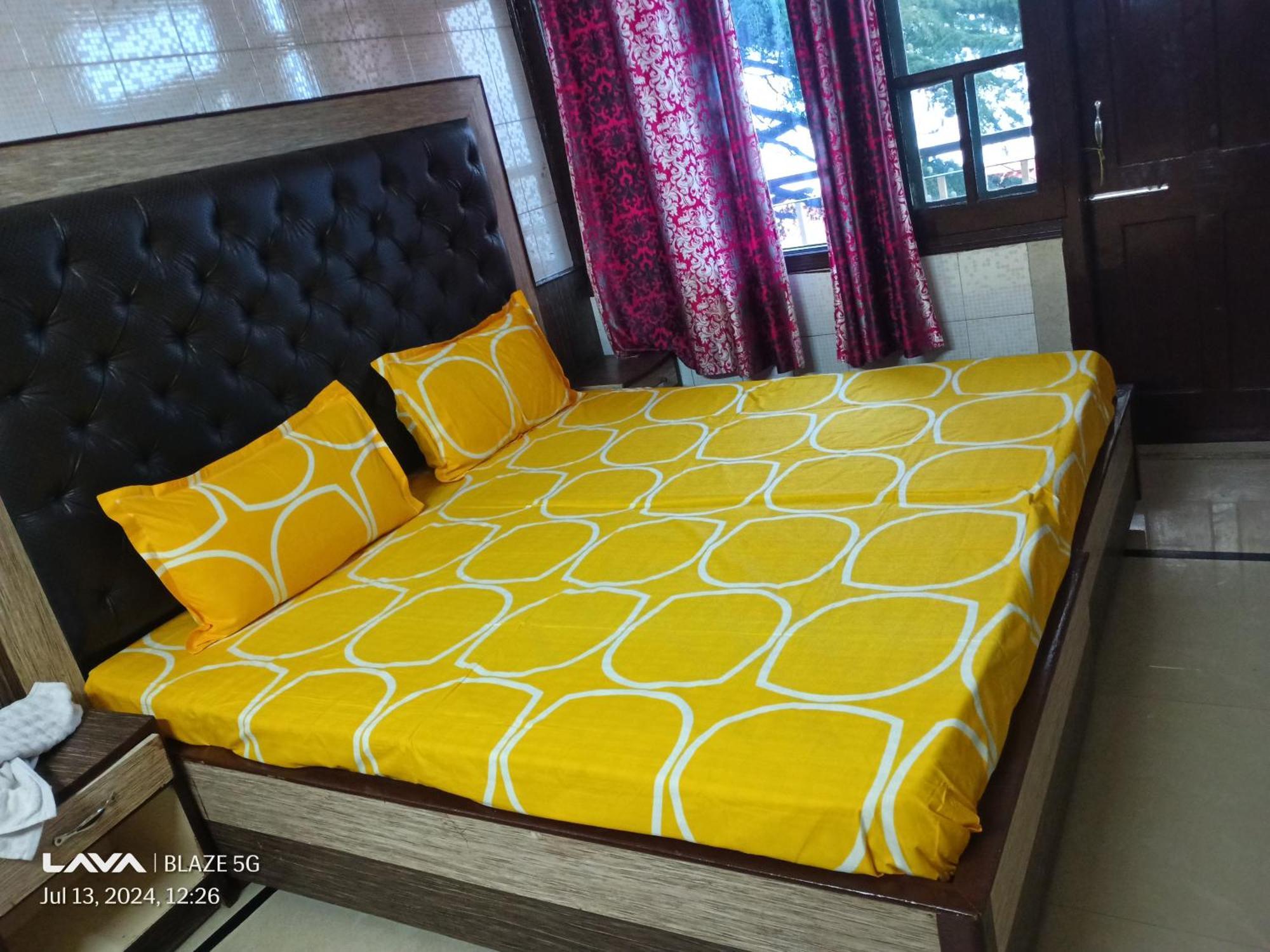Krishna Holiday Guest House Block II Дхарамсала Екстериор снимка